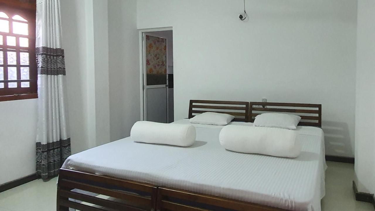 Bandulas Beach House Hikkaduwa Exterior foto