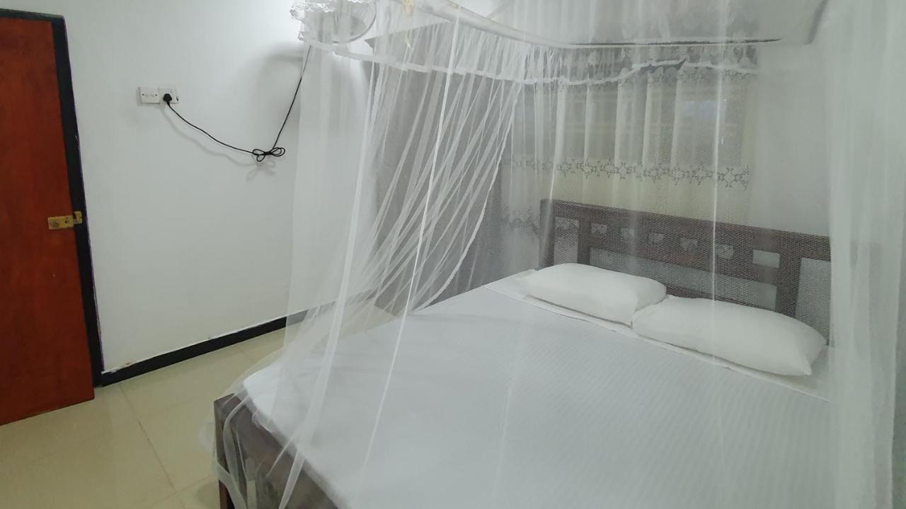 Bandulas Beach House Hikkaduwa Exterior foto